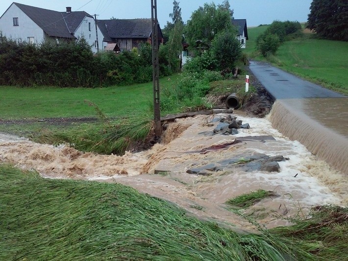 Ogromna ulewa zniszczyła wiele gospodarstw i dróg w gminie Wieprz