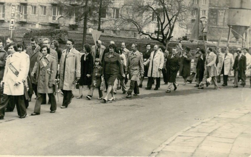 Na archiwalnych zdjęciach można zobaczyć m.in. wydarzenia...