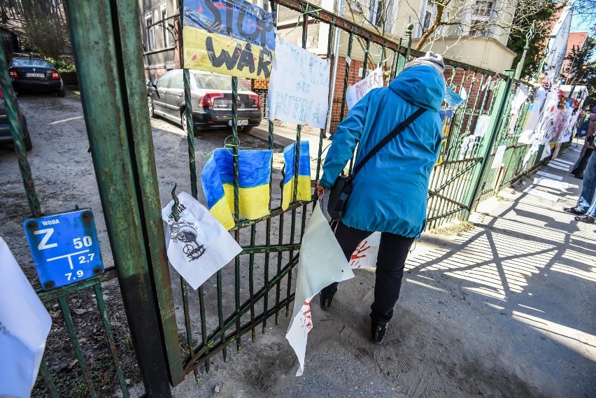 Protest pod Konsulatem Generalnym Federacji Rosyjskiej w Gdańsku 26.03.2022 r. "Łukaszenka musi uwolnić więźniów politycznych"