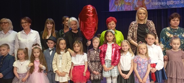 35 przedszkolaków wzięło udział w Gminnym Konkursie Wokalno-Recytatorskim w Jędrzejowie