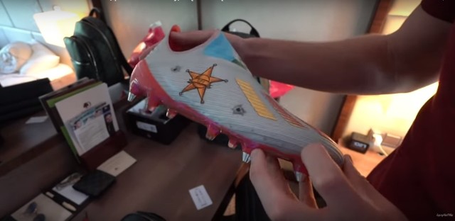 Krzysztof Piątek specjalne malowanie butów korki Adidasa. Czy przełamie nimi niemoc strzelecką?