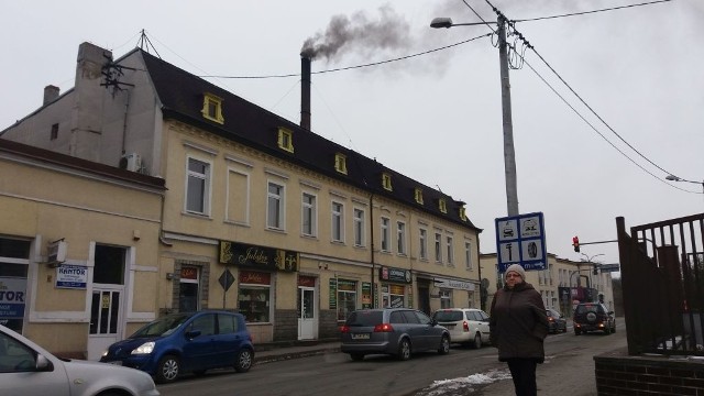 Sygnały o kłębach dymu wydobywających się  z komina w centrum Świecia zakończyły się kontrolą z urzędu. Nie było nieprawidłowości