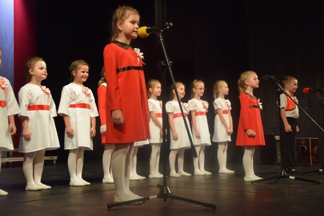 Gala VI Wojewódzkiego Konkursu Pieśni Patriotycznej i Historycznej "Nad nami Orzeł Biały" w Tychach.