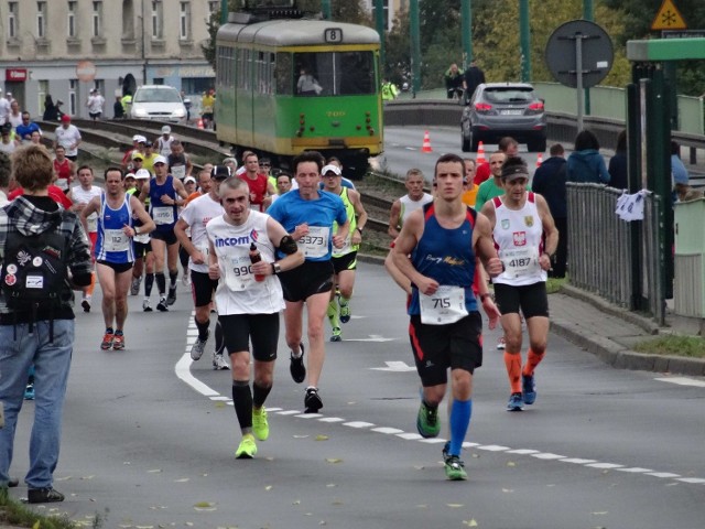 Poznań Maraton 2015: Święto biegaczy czy paraliż miasta [SONDA]