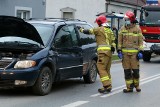 Wypadek na drodze pod Wrocławiem. Droga zablokowana, kierowca w szpitalu