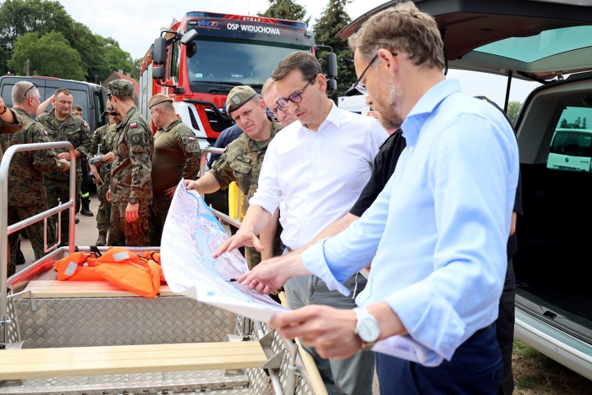 Skażenie Odry w Zachodniopomorskiem. Pojawią się dodatkowe zapory