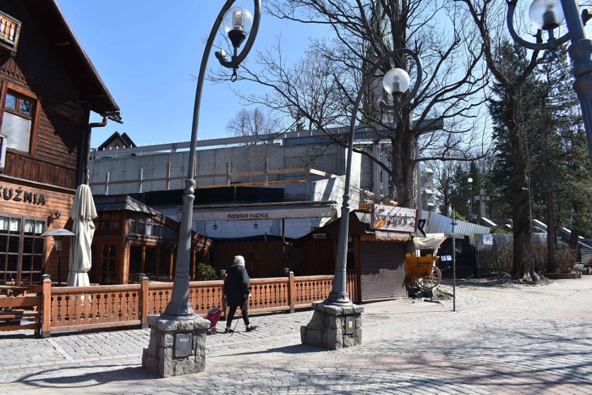 Zakopane. Na Krupówkach rośnie nowa galeria handlowa [ZDJĘCIA] 4.04.