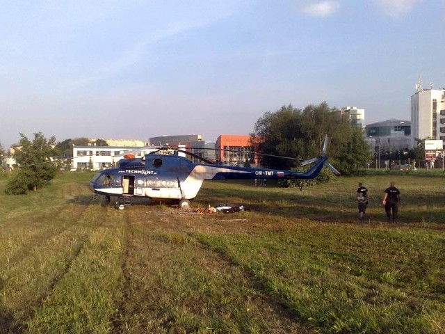 Helikopter wylądował na osiedlu Cegielniana.