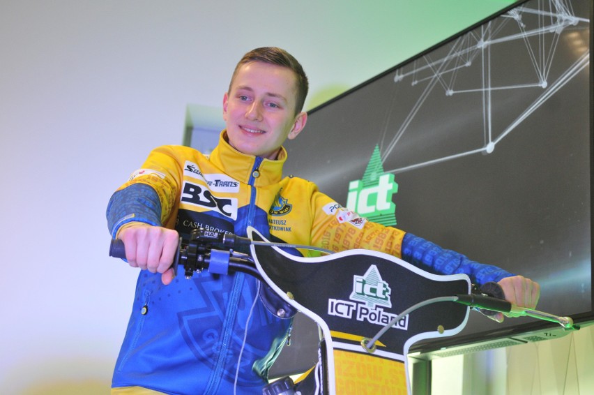 Mateusz Barktowiak otrzymał nowy mootcykl od firmy ICT...