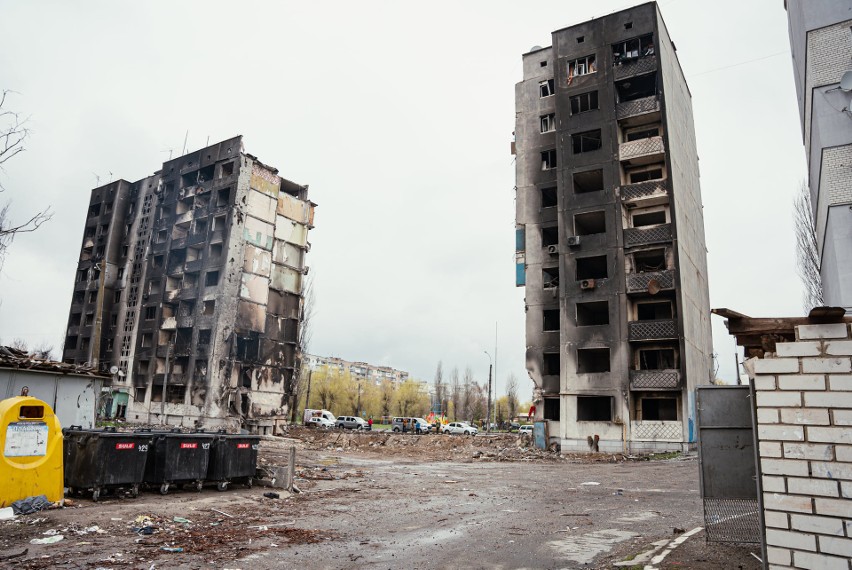 Dziennikarze Polskiego Radia Rzeszów dotarli z pomocą humanitarną do Buczy na Ukrainie. Zobacz, co tam zastali [ZDJĘCIA]