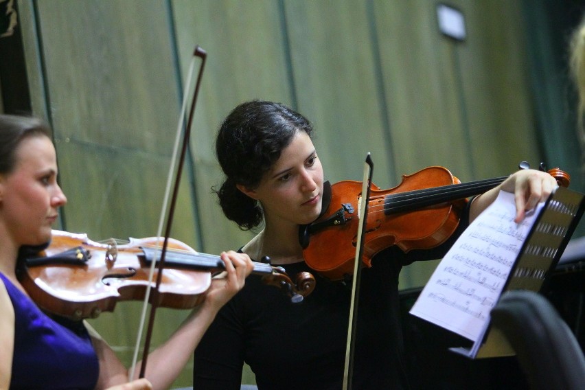 Sinfonietta Polonia i Utah Valley Youth Symphony Orchestra...