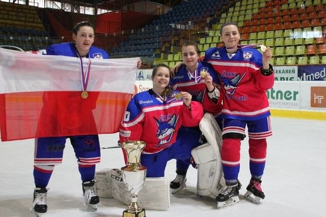 Martyna Sass, Ewelina Czarnecka, Joanna Orawska i Julia Zielińska zostały mistrzyniami Słowacji w barwach ZHK Poprad