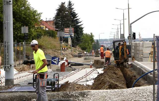 Najbardziej zaawansowane prace związane z przebudową sieci tramwajowej w Grudziądzu są na odcinkach przy osiedlu Rządz oraz przy ul. Chełmińskiej od Wiejskiej do Kraszewskiego