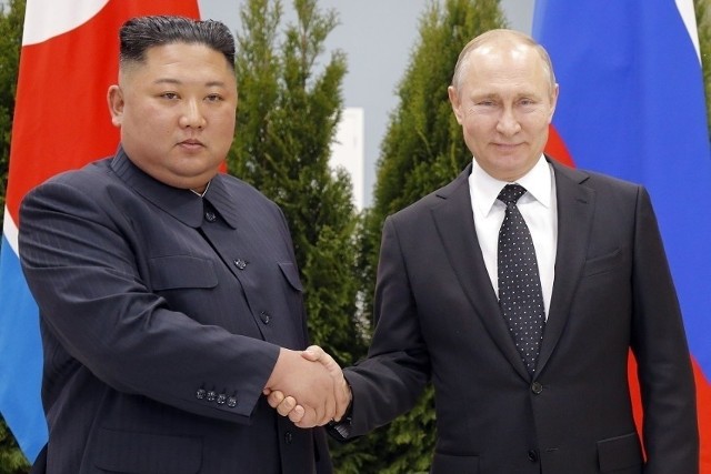 Kim Dzong Un i Władimir Putin wymienili się we wtorek listami. O czym pisali?