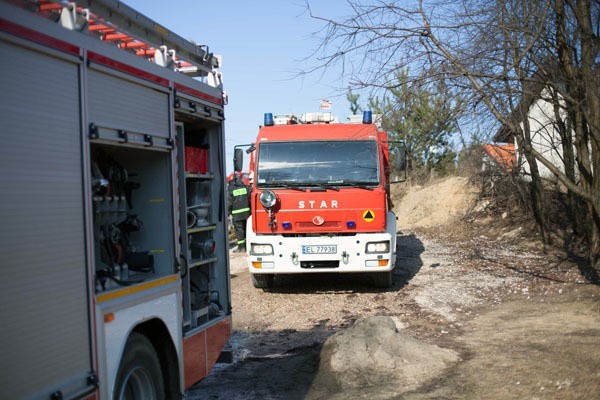 W akcji brało udział 16 zastępów straży pożarnej.