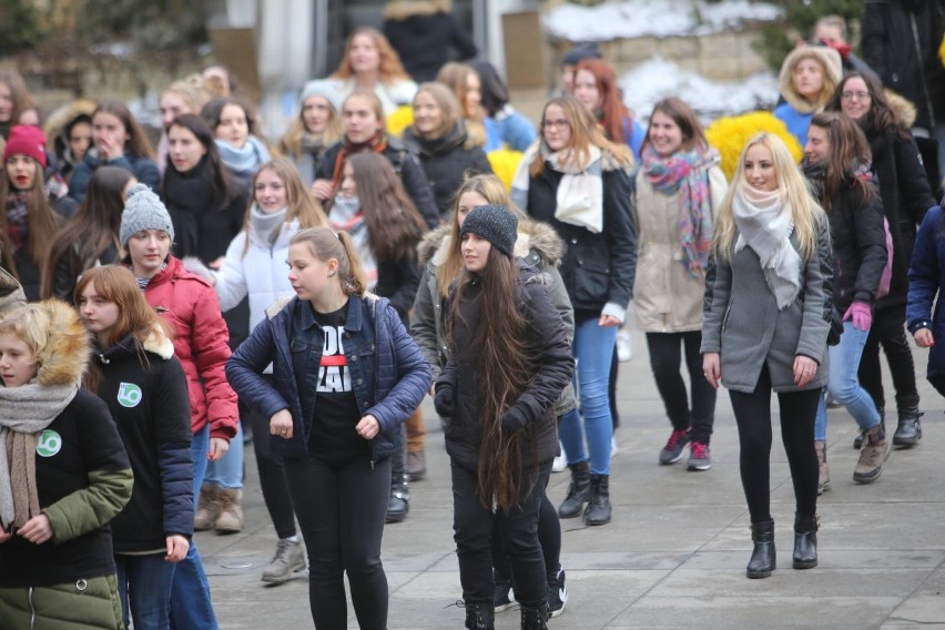 Taniec przeciwko przemocy One Billion Rising w Sosnowcu.