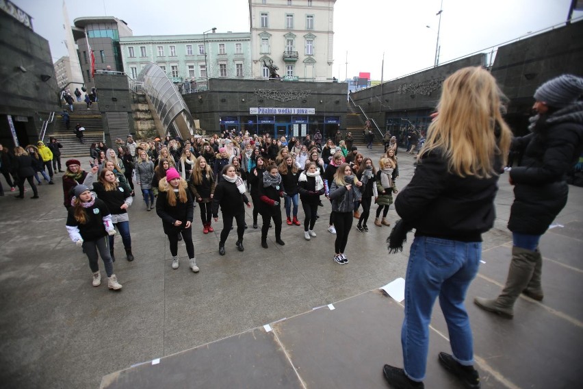 Taniec przeciwko przemocy One Billion Rising w Sosnowcu.