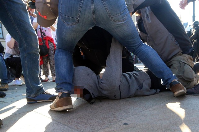 Do bójki Romów doszło w Centrum Handlowym Posnania, uczestniczyło w niej pięć osób (zdjęcie ilustracyjne).