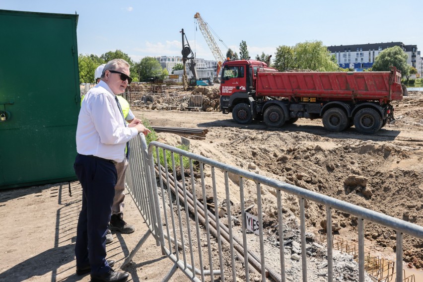 Gmach główny będzie liczył osiem kondygnacji, a znajdą się w...