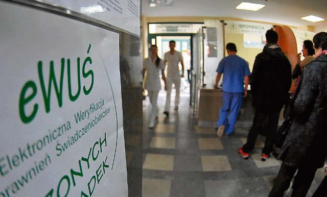 Wprowadzeniu systemu eWUŚ towarzyszyły kampanie informacyjne. Jedna z nich odbyła się w szpitalu Jurasza.