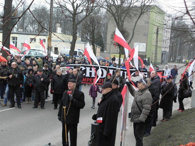 Marsz żołnierzy wyklętych skupia środowiska prawicowe w Chojnicach