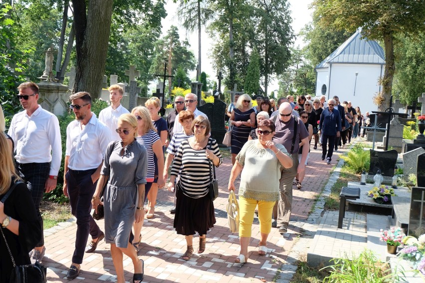 Pogrzeb Jarosława Dziemiana na cmentarzu farnym w...