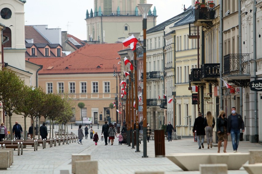 Pustawy deptak, tłoczniej nad Zalewem. Majówka w cieniu pandemii koronawirusa. Zobacz zdjęcia