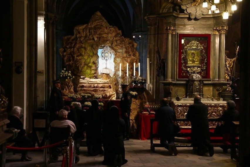 Grób Pański w Katedrze św. Jana Chrzciciela na Ostrowie...