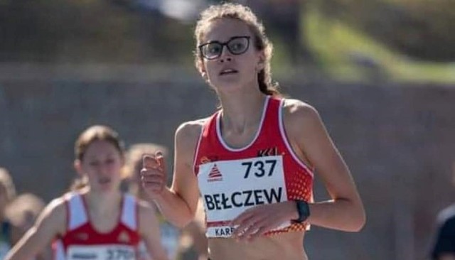 Dość szczęśliwie, ale Oliwia Bełczew z Kieleckiego Klubu Lekkoatletycznego zakwalifikowała się do finału biegu na 800 metrów.