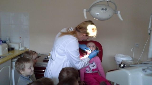 To spotkanie  z pewnością pozostanie długo w pamięci dzieci, pozwalając im przełamywać lęk przed wizytą u stomatologa.