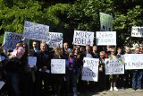 Kraków. Protestowali przeciwko okrawaniu zieleni na placu Inwalidów