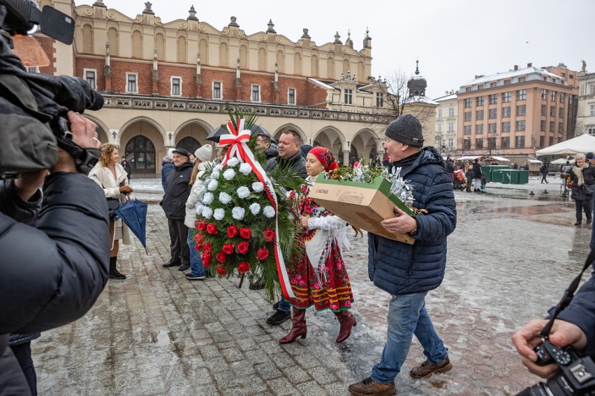 Jak co roku, 24 grudnia, kwiaciarki z Rynku Głównego w...