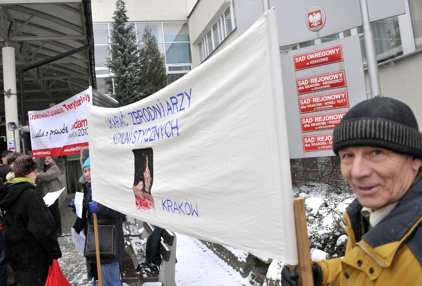 Kraków. Protest przed Sądem Okręgowym przeciw wyrokowi dla...