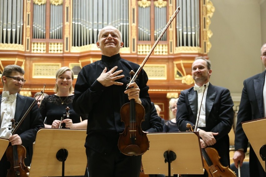 Thomas Zehetmair i Orkiestra Filharmonii Poznańskiej.