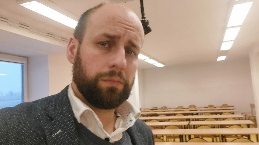 Janusz Wdzięczak - 36 lat, doktor ekonomii po Uniwersytecie...