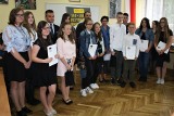 Nowy Sącz. Młodzi dziennikarze ze szkół podstawowych i liceów odbierali nagrody w konkursie gazetek szkolnych