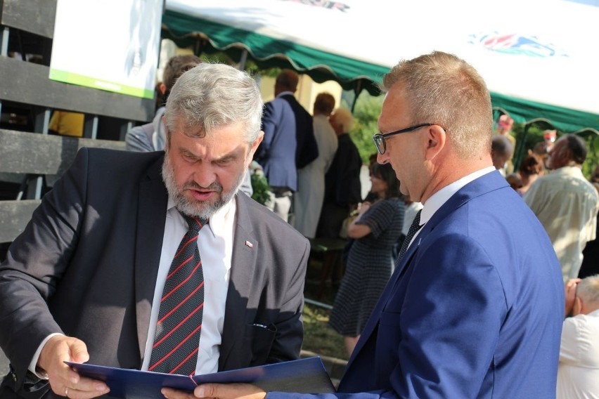 Sadownicy z powiatu sandomierskiego spotkali się z ministrem rolnictwa w Michniowie. W piątek jadą do Warszawy protestować 