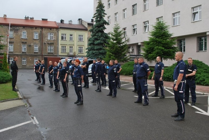 Podkarpacie. Policjanci też "pompują" w #GaszynChallenge i wspomagają zbiórki pieniędzy (WIDEO)