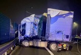 Zderzenie pięciu ciężarówek na autostradzie A1 przed Częstochową. Droga jest całkowicie zablokowana. Zginął kierowca ciężarówki