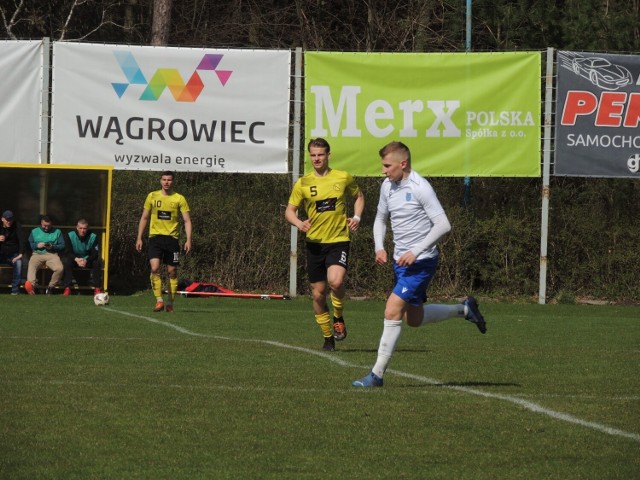 Mieszko Gniezno po zwycięstwie nad Koroną Piaski 3:1, a także remisu w meczu Nielby Wągrowiec z Kotwicą Kórnik, awansowali na drugie miejsce w tabeli Artbud IV Ligi.