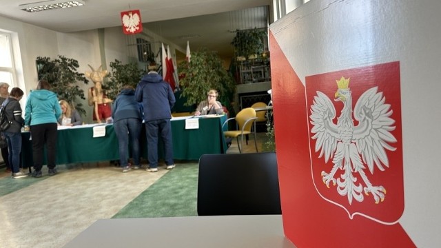 Państwowa Komisja Wyborcza opublikowała dotąd dane z 3724 na 31497 obwodów.