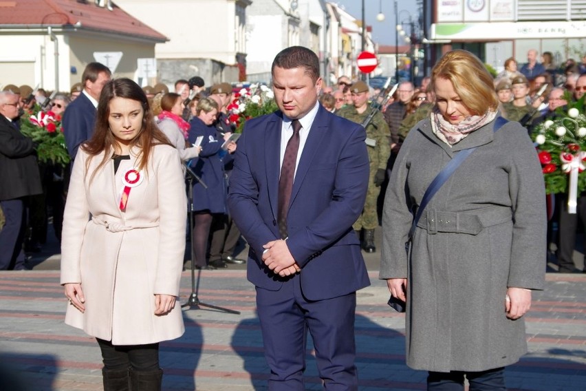 Święto Niepodległości w Tarnobrzegu. Odsłonięto pomnik Józefa Piłsudskiego [ZDJĘCIA]