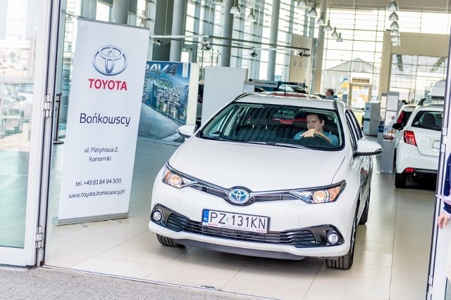 Toyota Bońkowscy wypożyczyła na rok organizatorom Malta Fastival Poznań hybrydową Toyotę Auris.