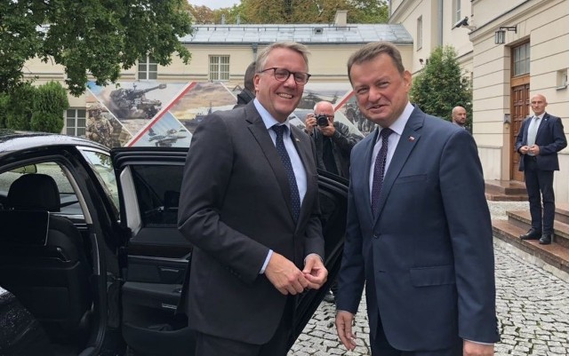 Minister obrony narodowej Mariusz Błaszczak spotkał się w Warszawie ze swoim odpowiednikiem z Danii.
