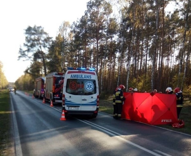 W piątkowe popołudnie na drodze wojewódzkiej Nowy Tomyśl - Wolsztyn doszło do wypadku, w którym został ranny motocyklista. Zobacz więcej zdjęć --->  