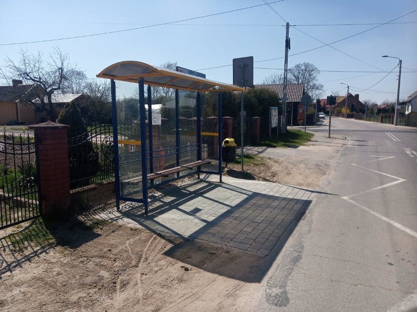 Nowe wiaty na przystankach komunikacji miejskiej w Tarnobrzegu (ZDJĘCIA)