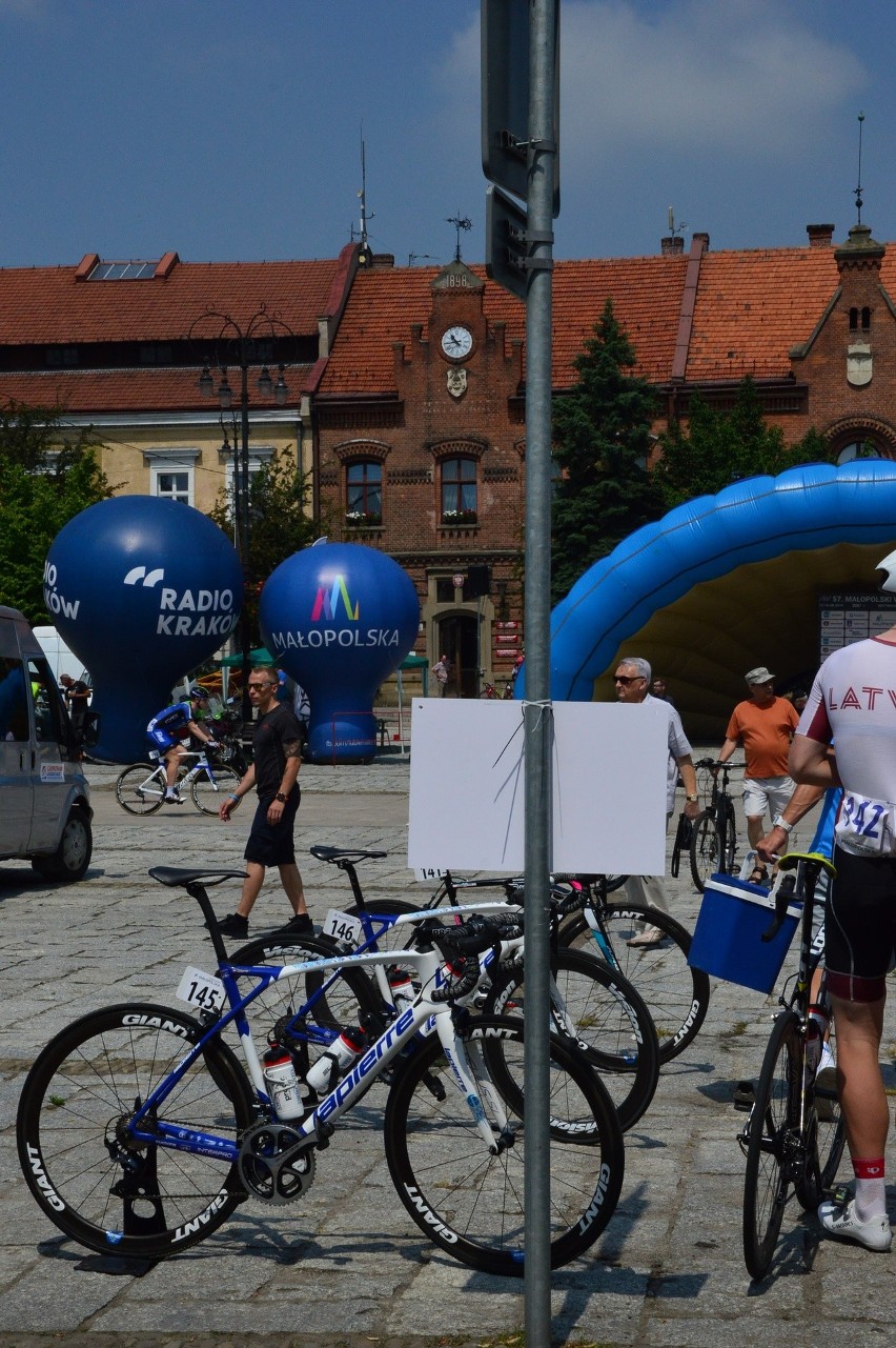 Myślenice. 57. Małopolski Wyścig Kolarski wystartował z rynku [ZDJĘCIA]