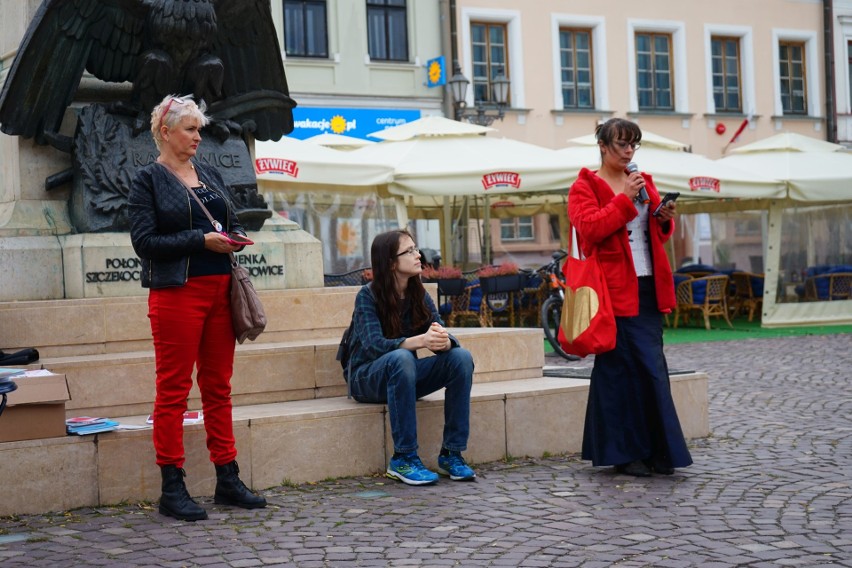 Aktywiści spotkali się na rzeszowskim Rynku, by porozmawiać...