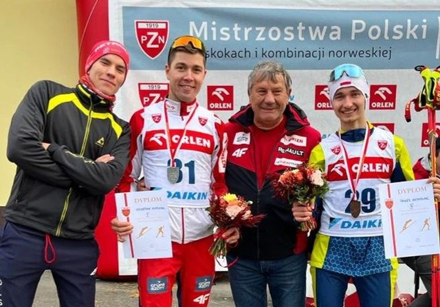 Paweł Szyndlar (pierwszy z prawej) był bardzo zadowolony z podium MP
