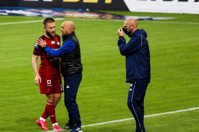 10.06.2020 krakow,mecz wisla krakow - rakow czestochowa,  nz  jakub blaszczykowski,  artur skowronek, trener, mariusz jopfot. andrzej banas / polska press